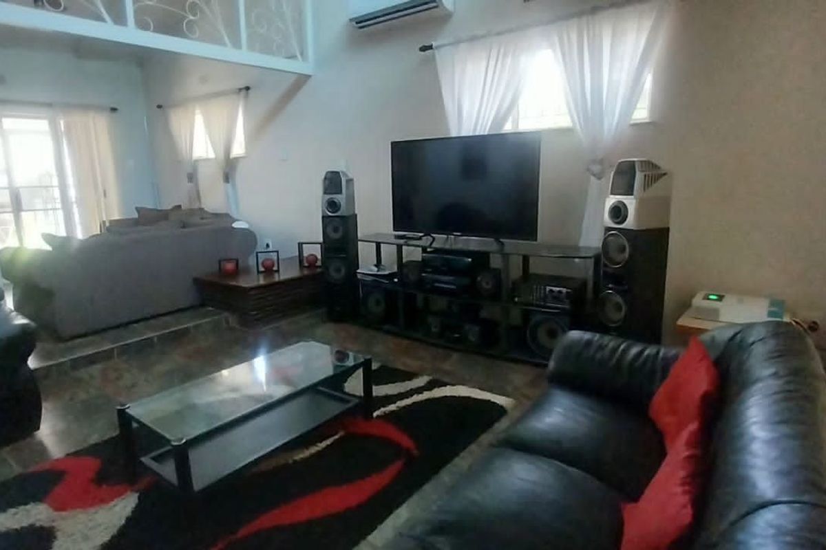 House For Sale in Hadison Park - Photo 3