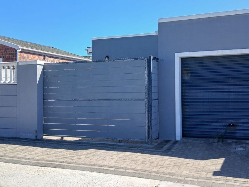 House For Sale in Strandfontein - Photo 4