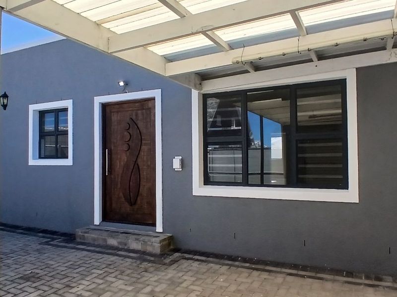 House For Sale in Strandfontein - Photo 10