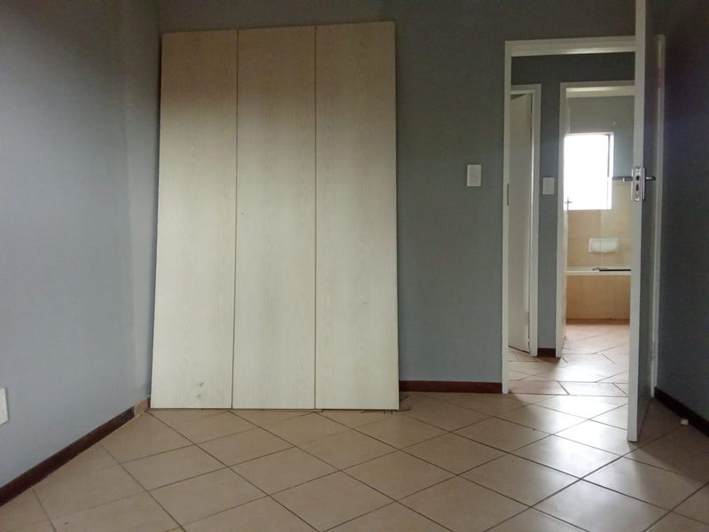 Apartment For Sale in Noordwyk - Photo 7