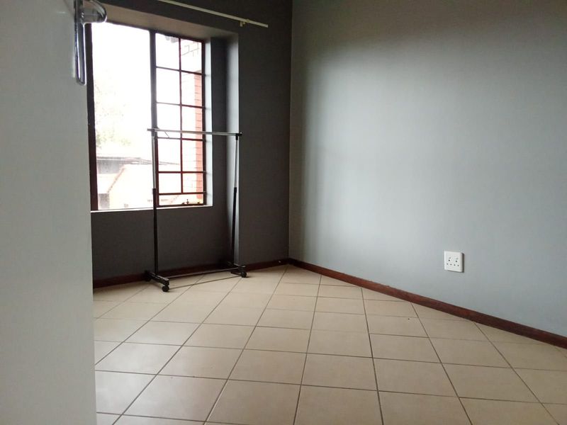 Apartment For Sale in Noordwyk - Photo 6