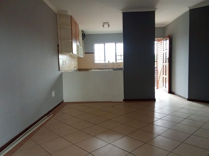 Apartment For Sale in Noordwyk - Photo 4