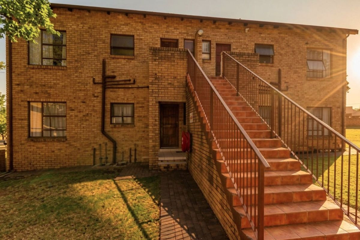 Apartment For Sale in Allen's Nek - Photo 5