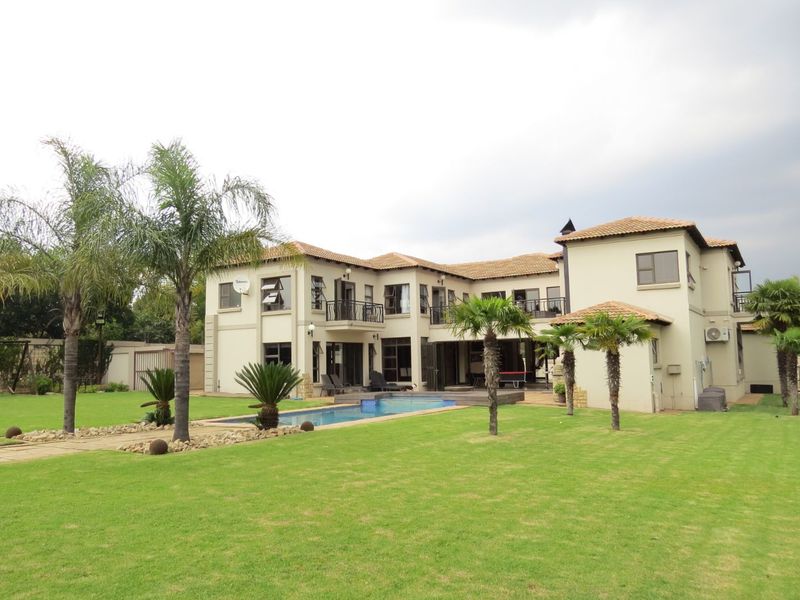 House For Sale in Parkrand - Photo 2