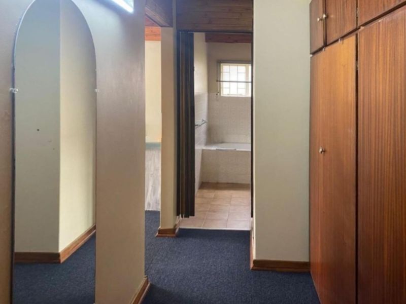 House For Sale in Ladybrand Central - Photo 7