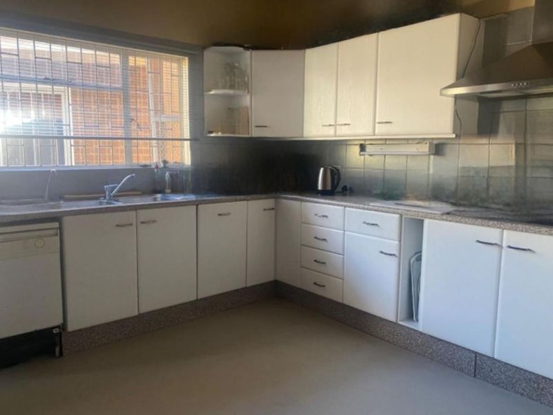 House For Sale in Ladybrand Central - Photo 8