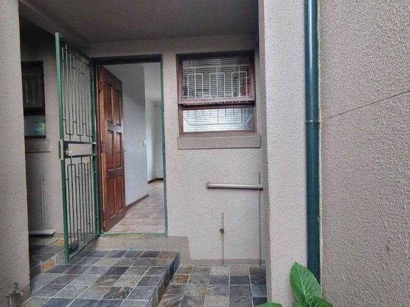 Apartment For Sale in Wilro Park - Photo 3