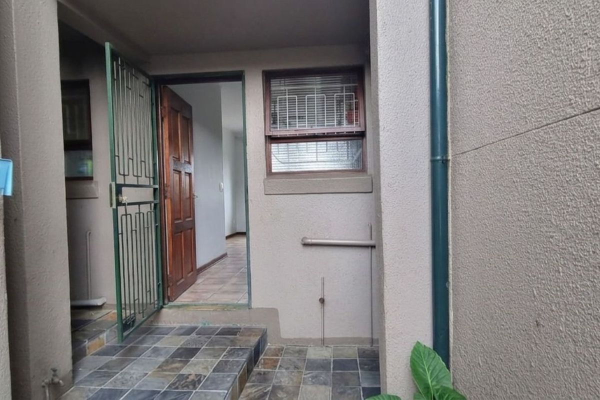 Apartment For Sale in Wilro Park - Photo 3