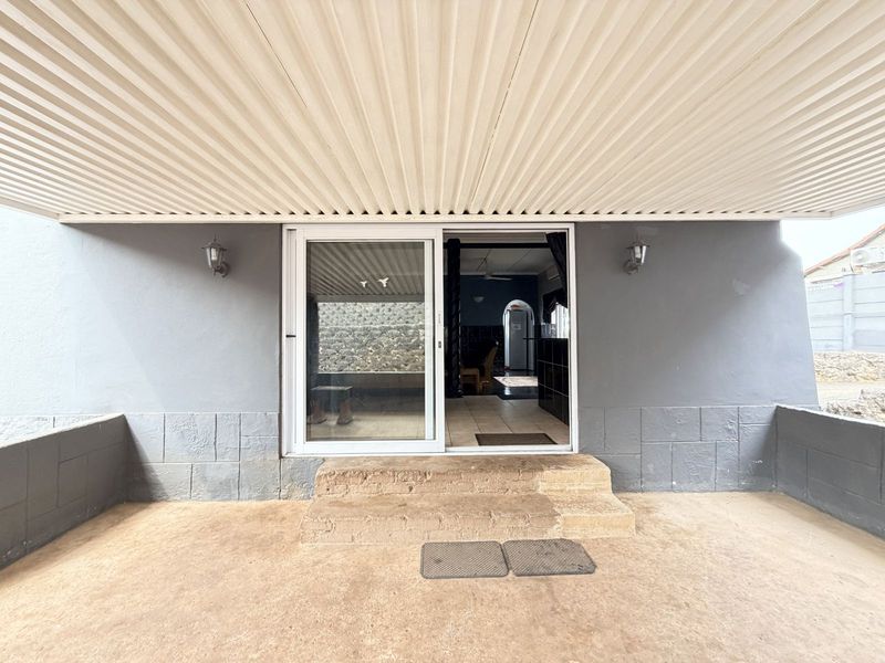 House For Sale in Montclair - Photo 3