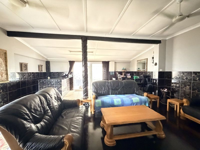 House For Sale in Montclair - Photo 9