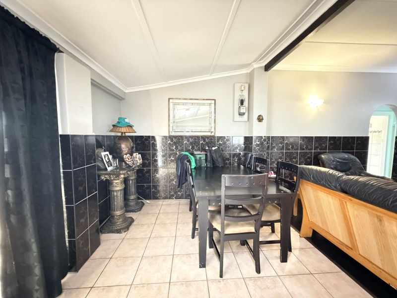 House For Sale in Montclair - Photo 7