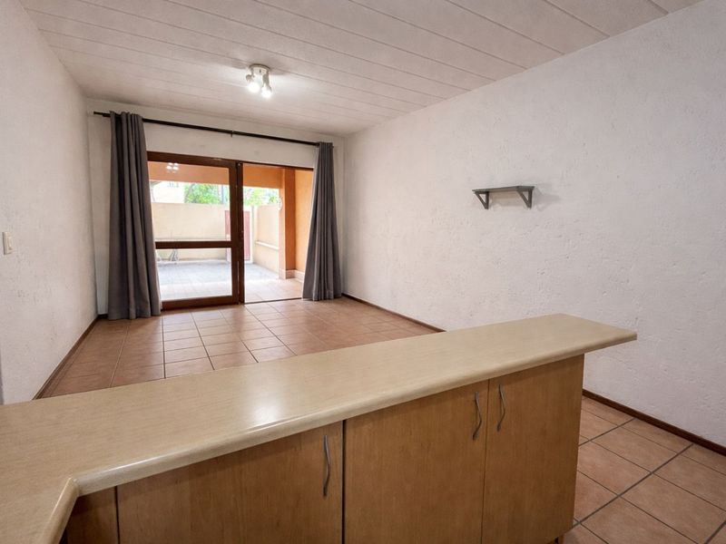 Apartment For Sale in Douglasdale - Photo 6