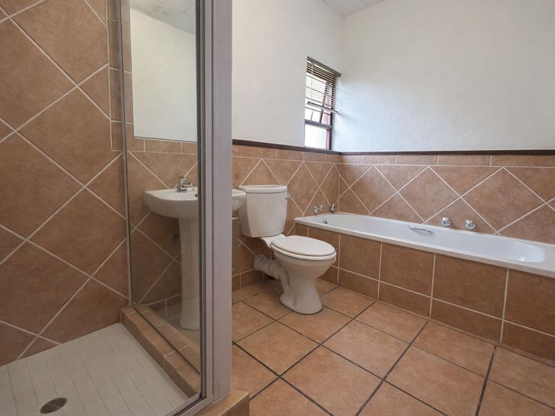 Apartment For Sale in Douglasdale - Photo 9