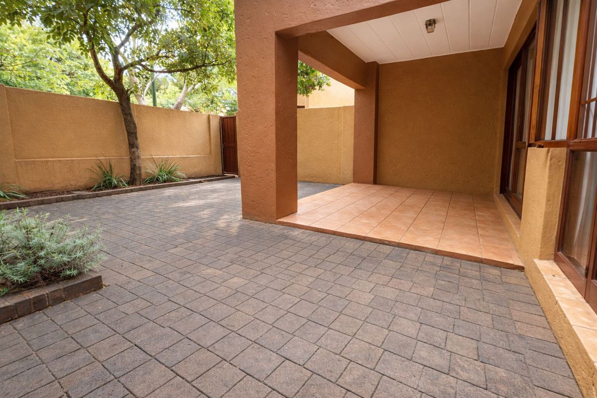 Apartment For Sale in Douglasdale - Photo 2