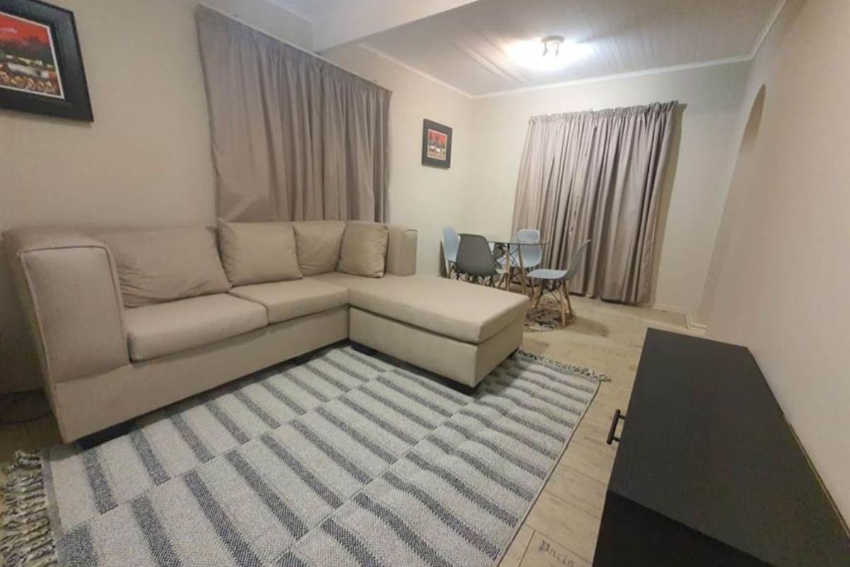 House To Rent in Sandown - Photo 2