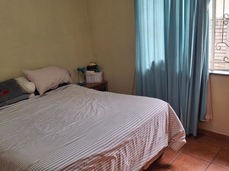 House For Sale in Mountain View - Photo 9