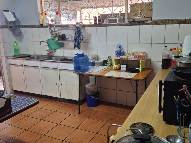 House For Sale in Mountain View - Photo 6