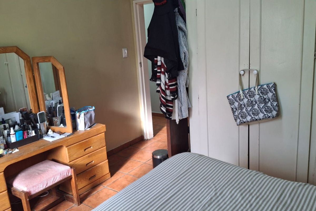 House For Sale in Mountain View - Photo 5