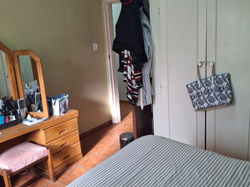 House For Sale in Mountain View - Photo 5