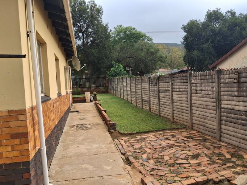 House For Sale in Mountain View - Photo 4