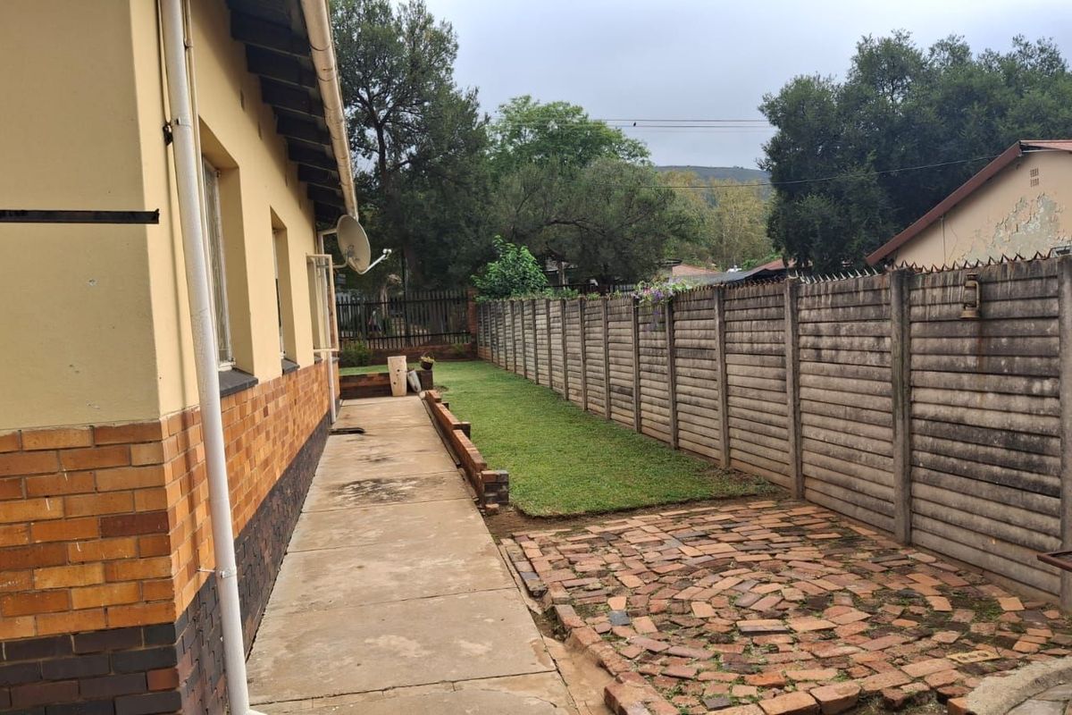 House For Sale in Mountain View - Photo 4