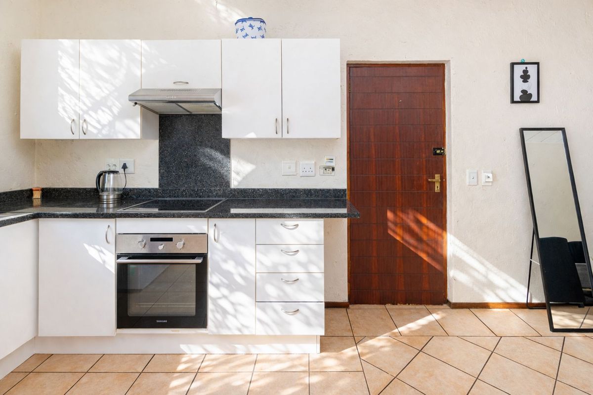 House For Sale in Lonehill - Photo 3