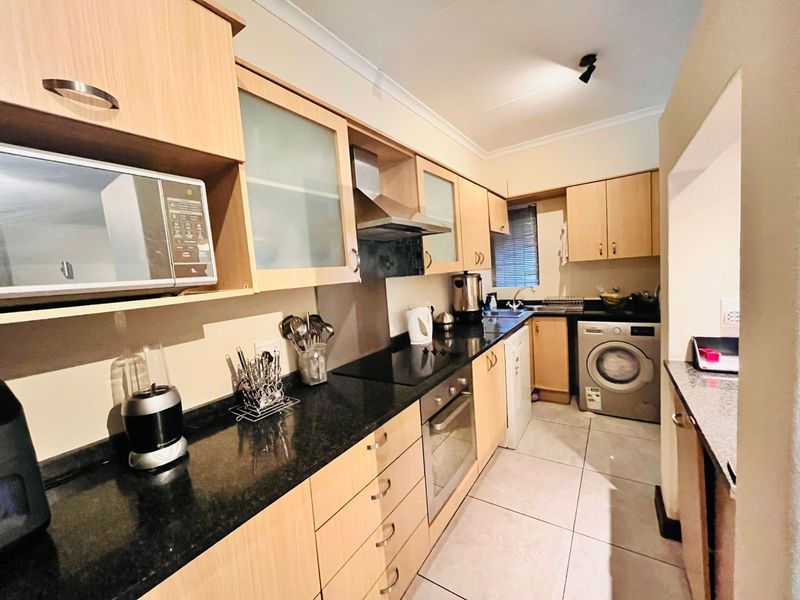 Apartment For Sale in Fourways - Photo 3