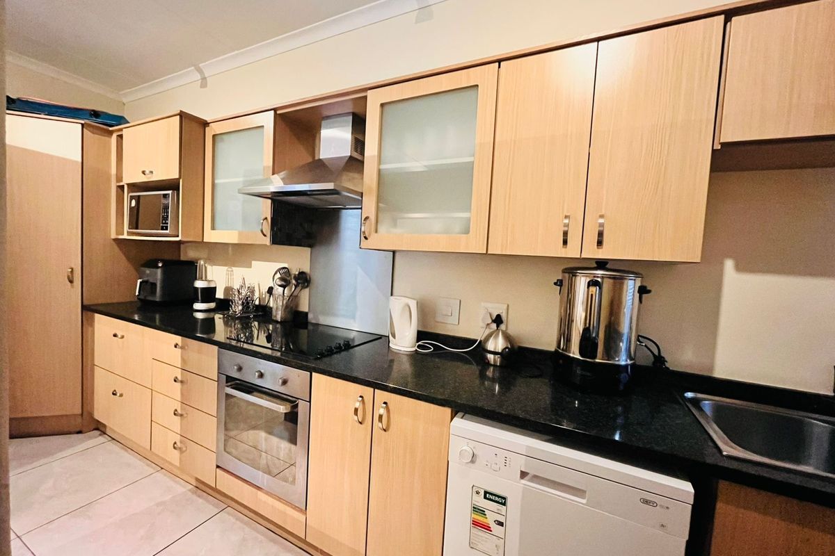 Apartment For Sale in Fourways - Photo 2