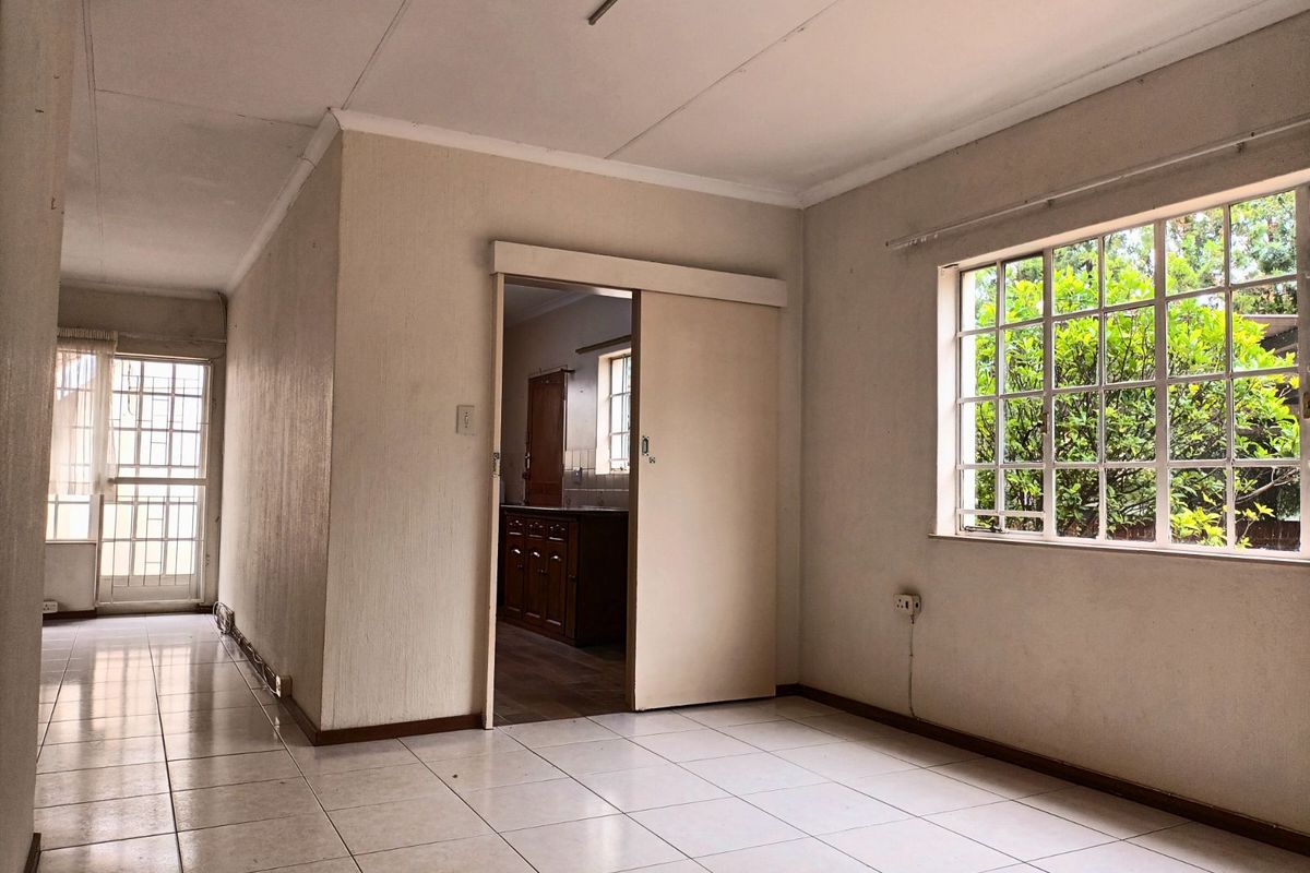 House For Sale in Garsfontein - Photo 5