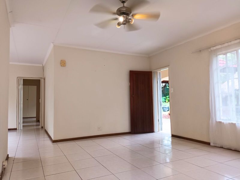 House For Sale in Garsfontein - Photo 4