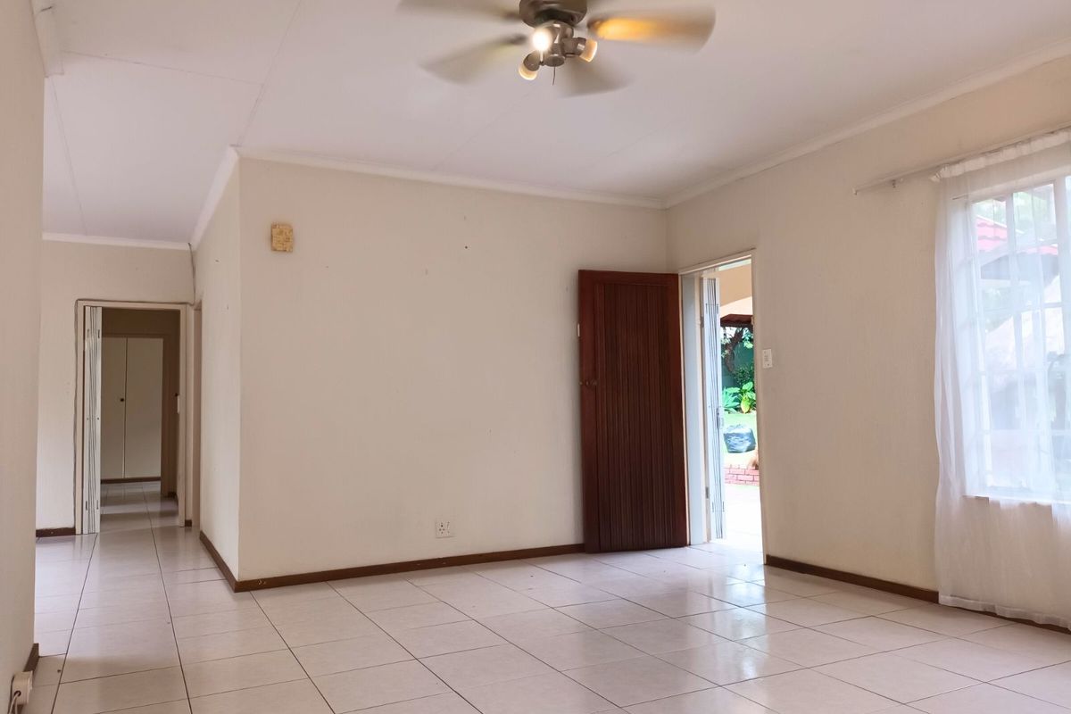 House For Sale in Garsfontein - Photo 4