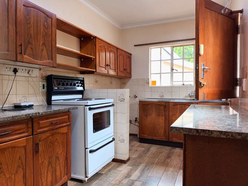 House For Sale in Garsfontein - Photo 6