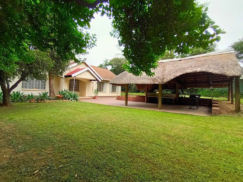 House For Sale in Garsfontein - Photo 2