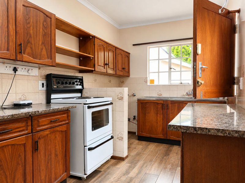 House For Sale in Garsfontein - Photo 6