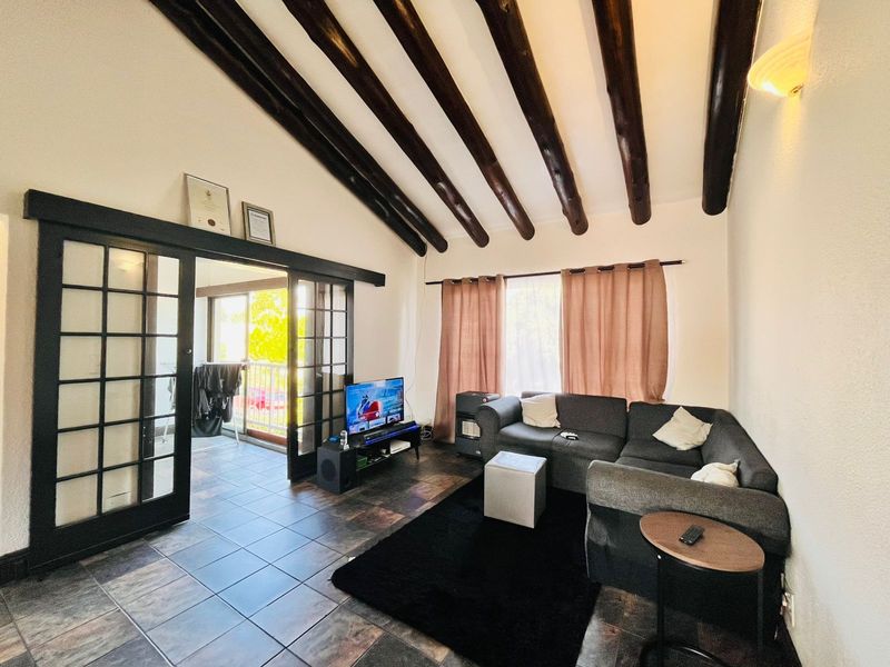 Apartment For Sale in Lonehill - Photo 4