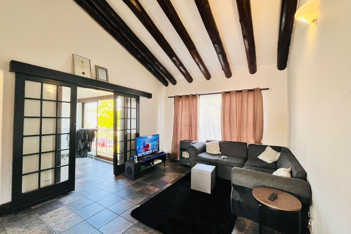 Apartment For Sale in Lonehill - Photo 4