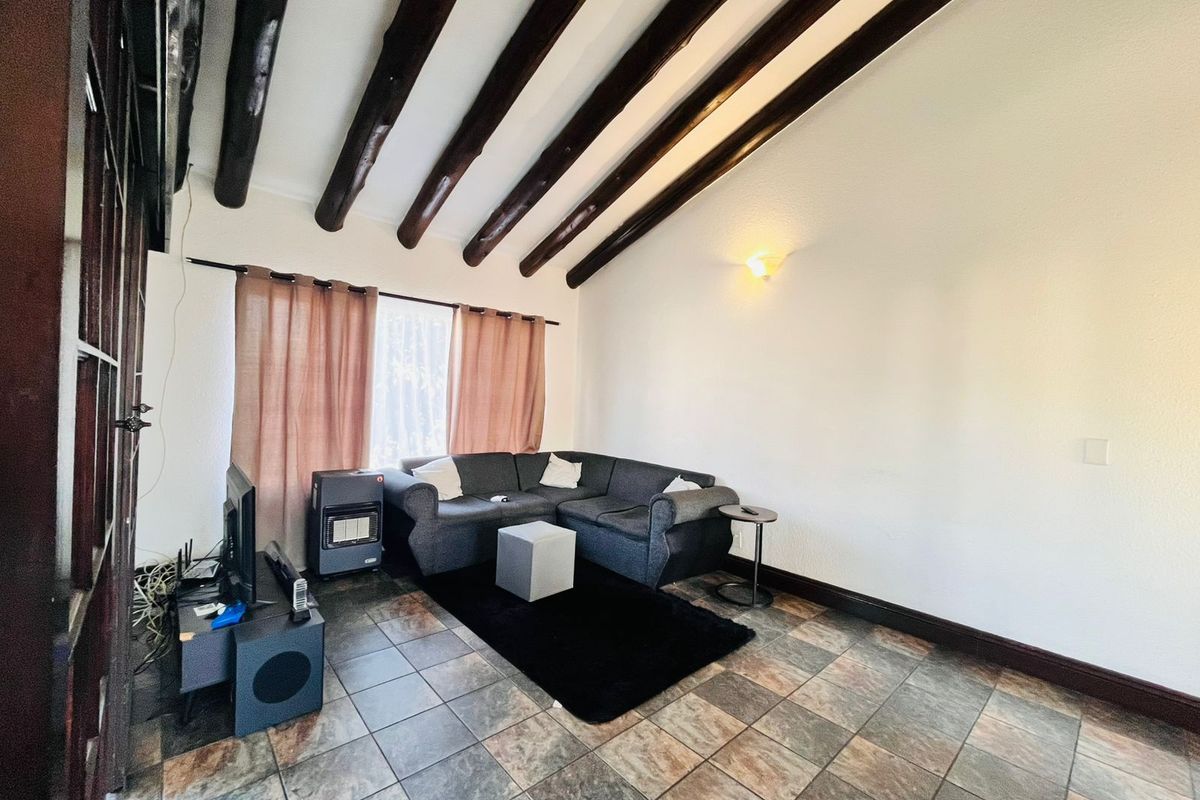 Apartment For Sale in Lonehill - Photo 5