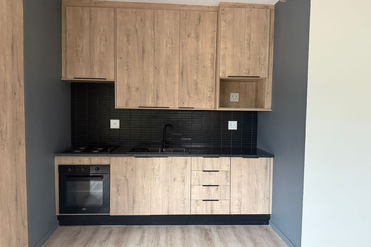 House To Rent in Willow Acres - Photo 2