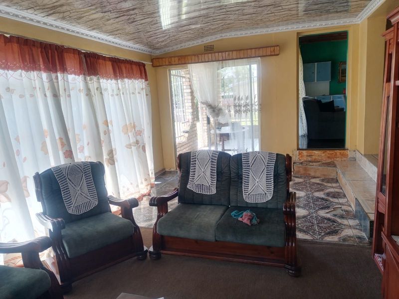 House For Sale in Senekal Central - Photo 2