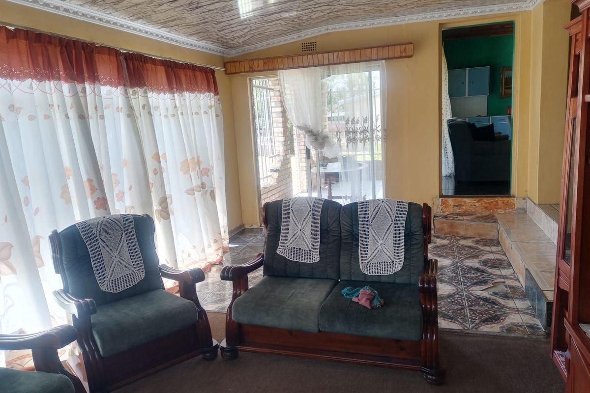 House For Sale in Senekal Central - Photo 2