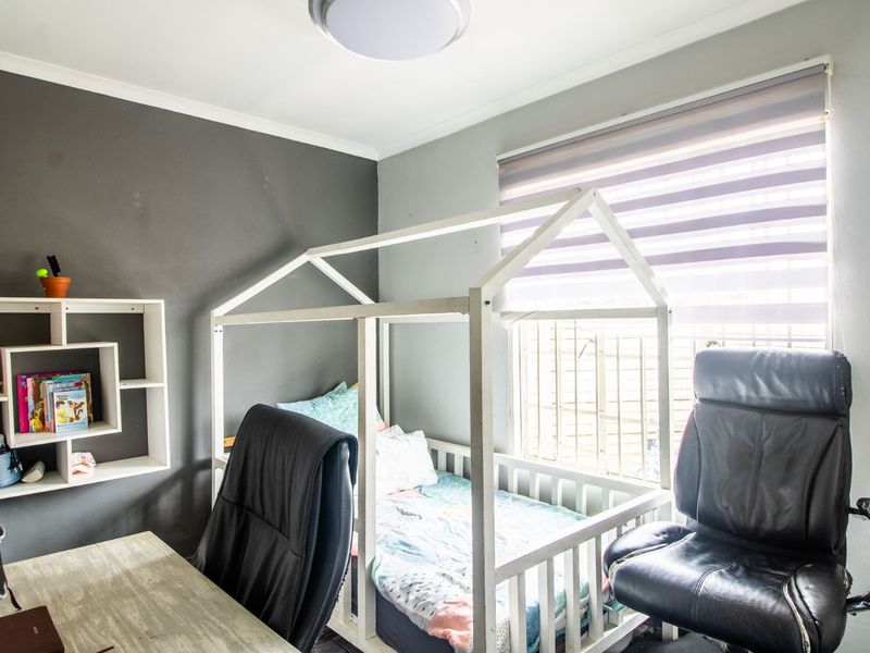 Townhouse For Sale in Doornpoort - Photo 9