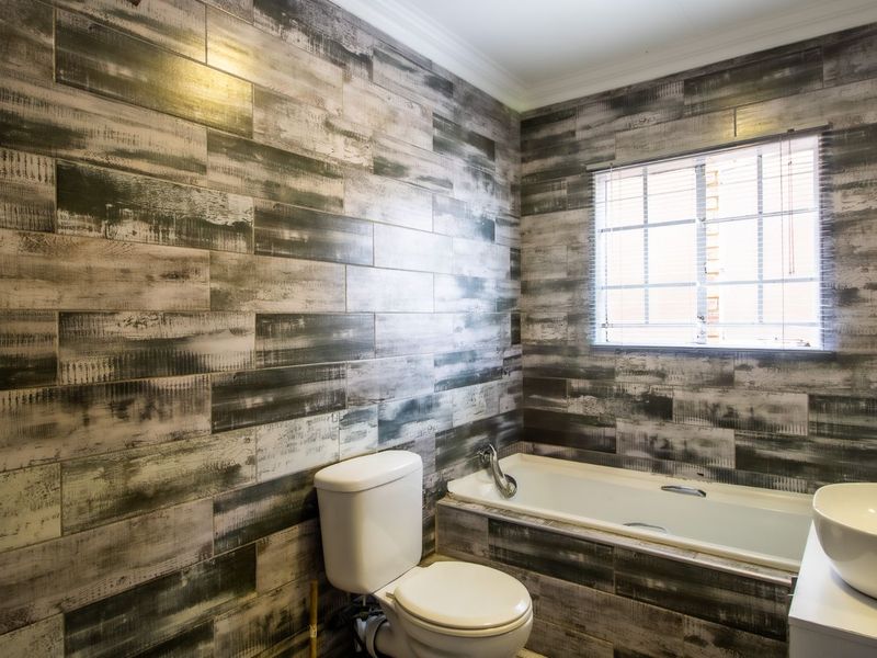 Townhouse For Sale in Doornpoort - Photo 8