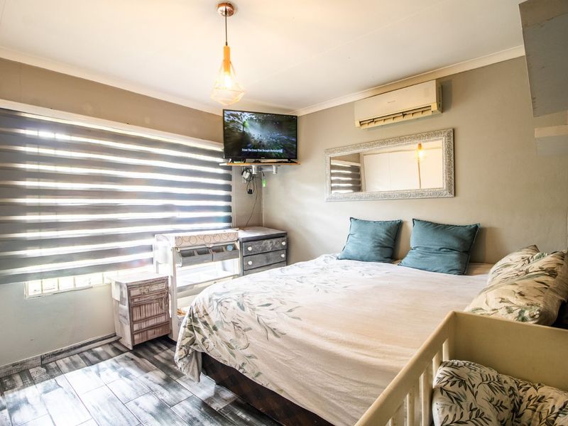 Townhouse For Sale in Doornpoort - Photo 6