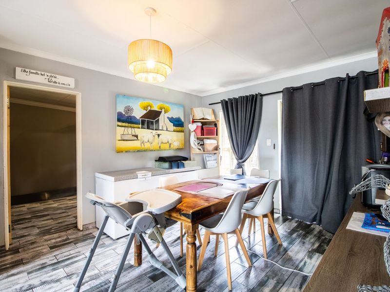 Townhouse For Sale in Doornpoort - Photo 4