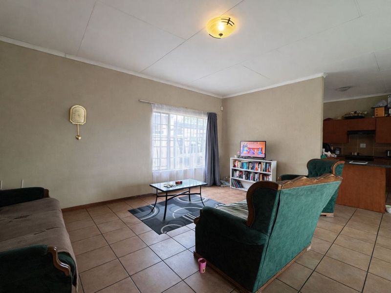 Townhouse For Sale in Ermelo Central - Photo 4