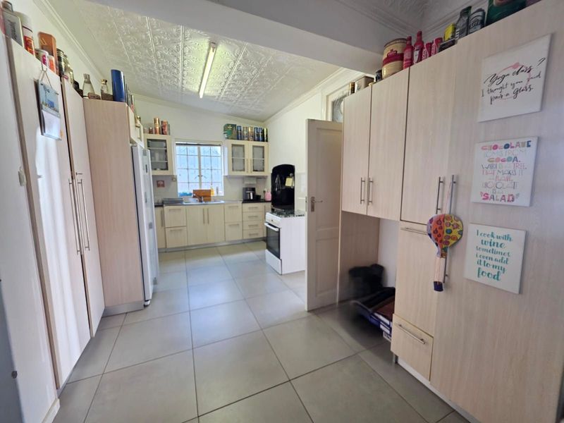 House For Sale in Beaconsfield - Photo 10