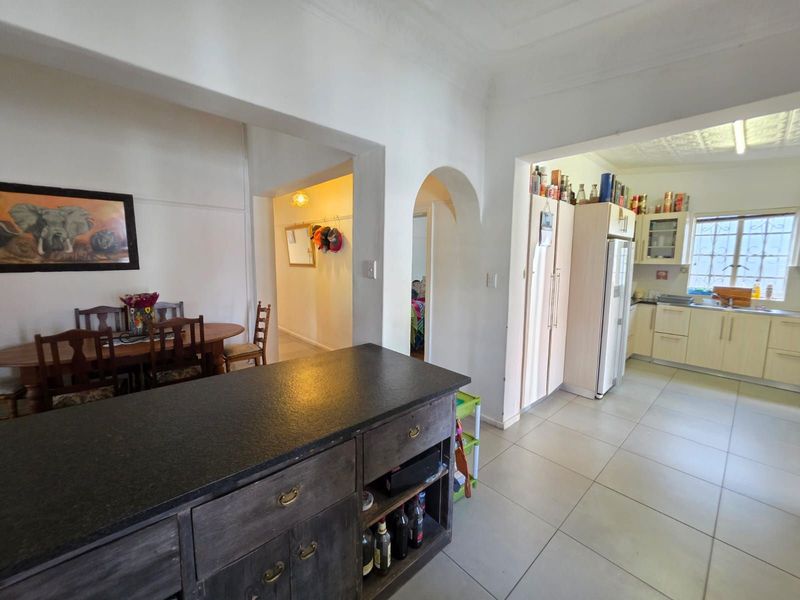 House For Sale in Beaconsfield - Photo 6