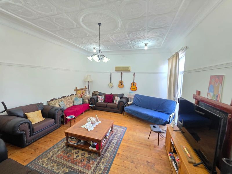 House For Sale in Beaconsfield - Photo 4