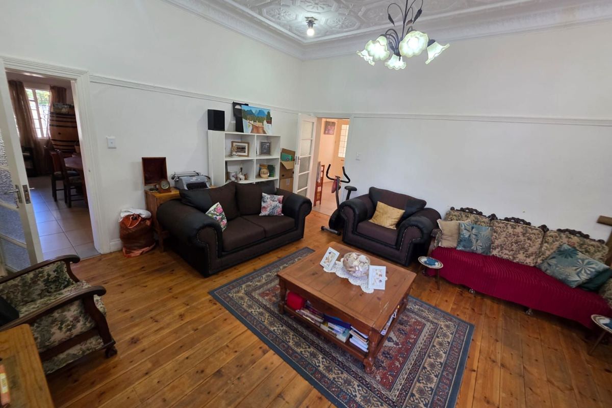 House For Sale in Beaconsfield - Photo 2