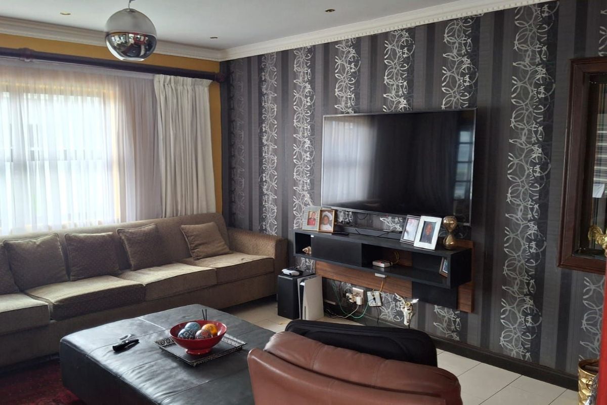 House For Sale in Theresapark - Photo 4